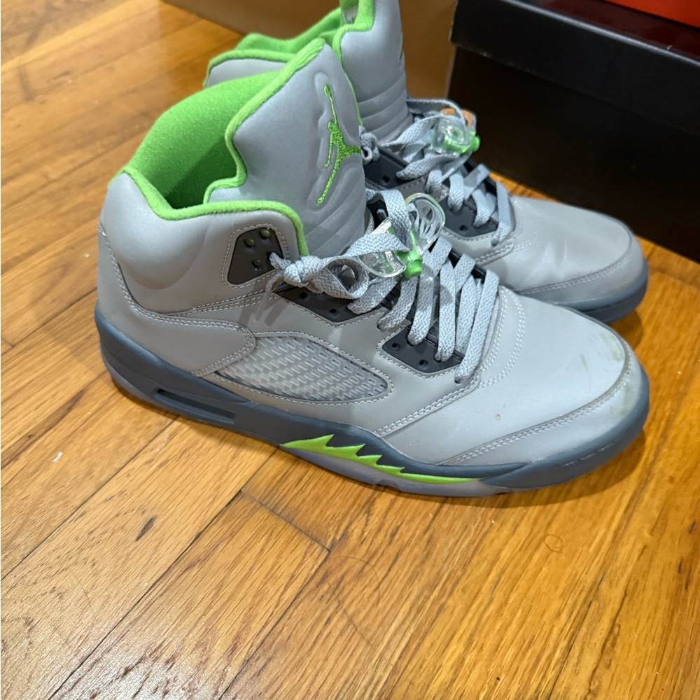Jordan 5 Green bean size 10.5